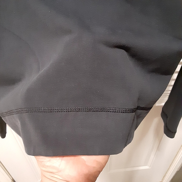 Lululemon long sleeves pullover sweaters  . Size  small - Picture 6 of 15